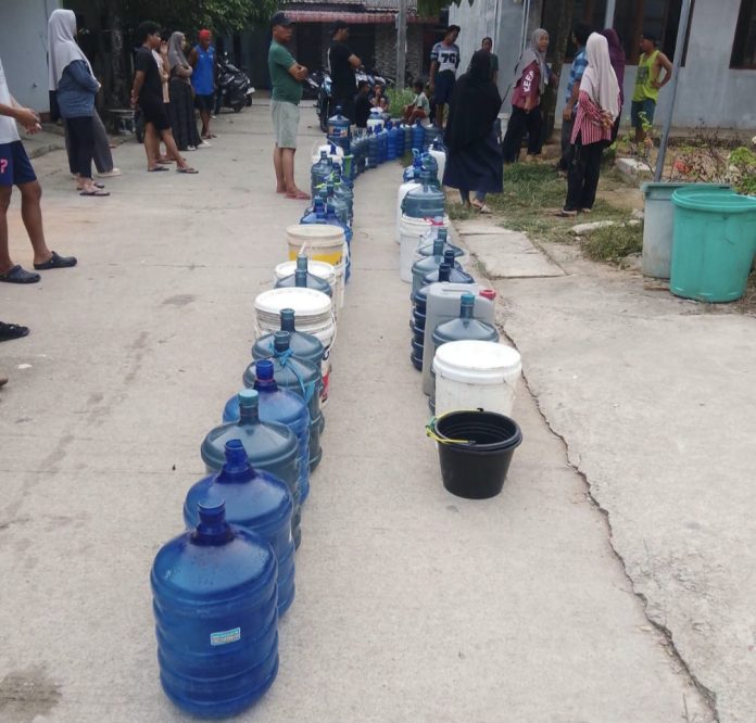Pemadaman listrik secara menyeluruh atau Blackout di Kota Batam, Kepri diikuti dengan padamnya aliran air bersih ke wilayah permukiman. (Istimewa)