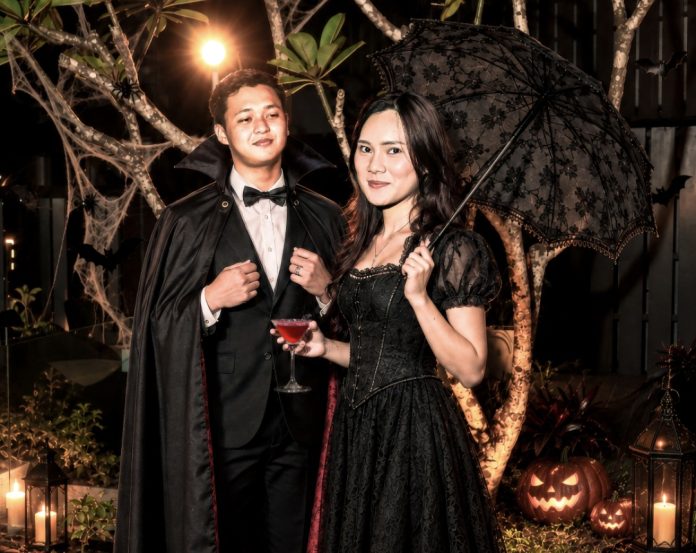 Grand Mercure Batam Centre ajak masyarakat Batam rayakan Halloween melalui “VAMPIRE’S KISS - A Halloween Romantic Dinner” (istimewa)